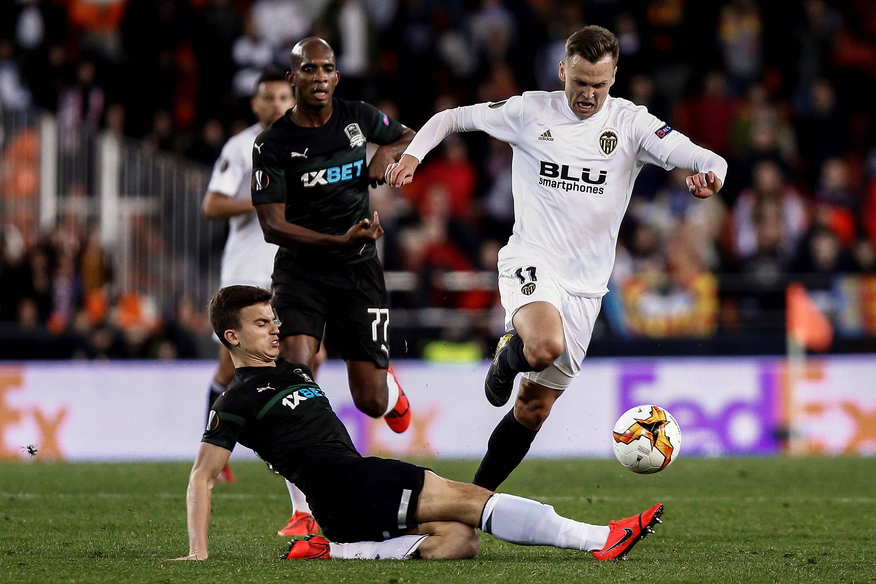 国际米兰客场大胜，稳固联赛前三位置